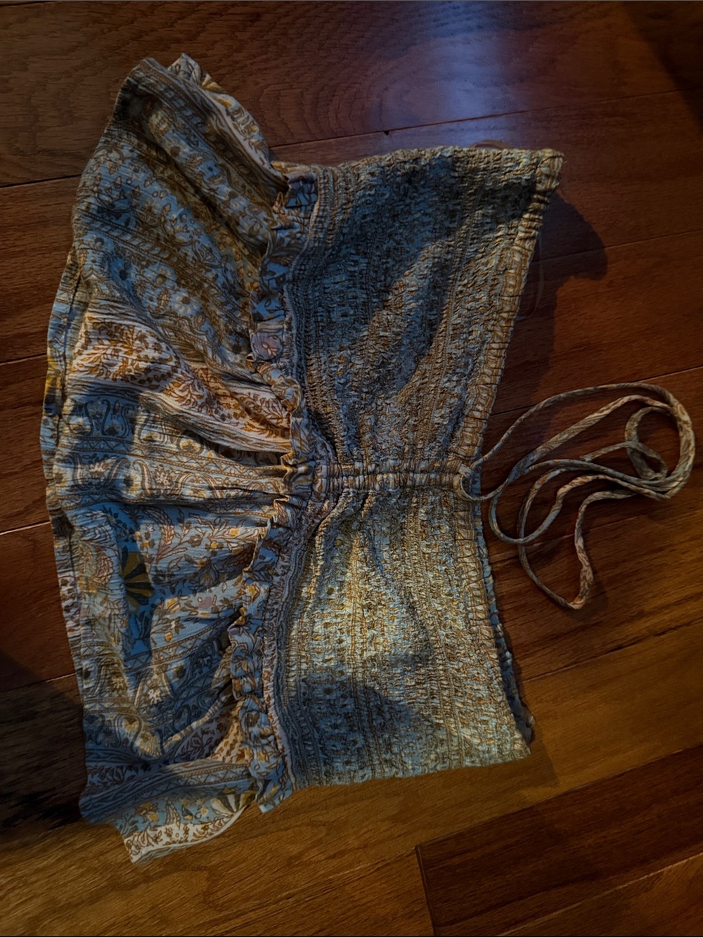 American Eagle Outfitters Blue and Cream Smocked Crop Top - Picture 1 of 5